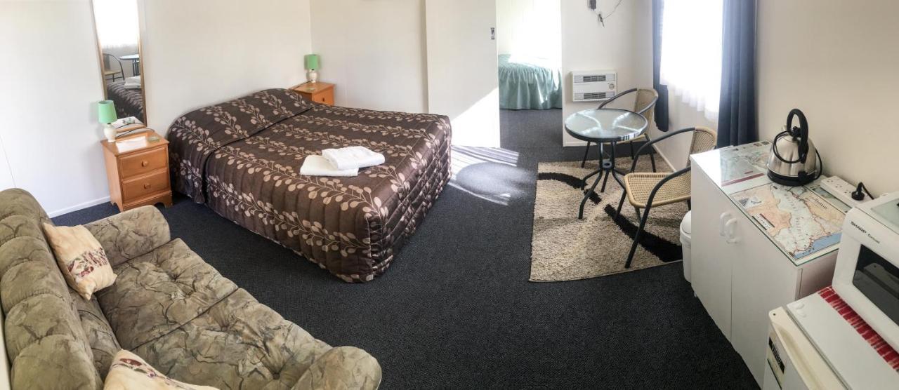 Alma Motel Oamaru Buitenkant foto