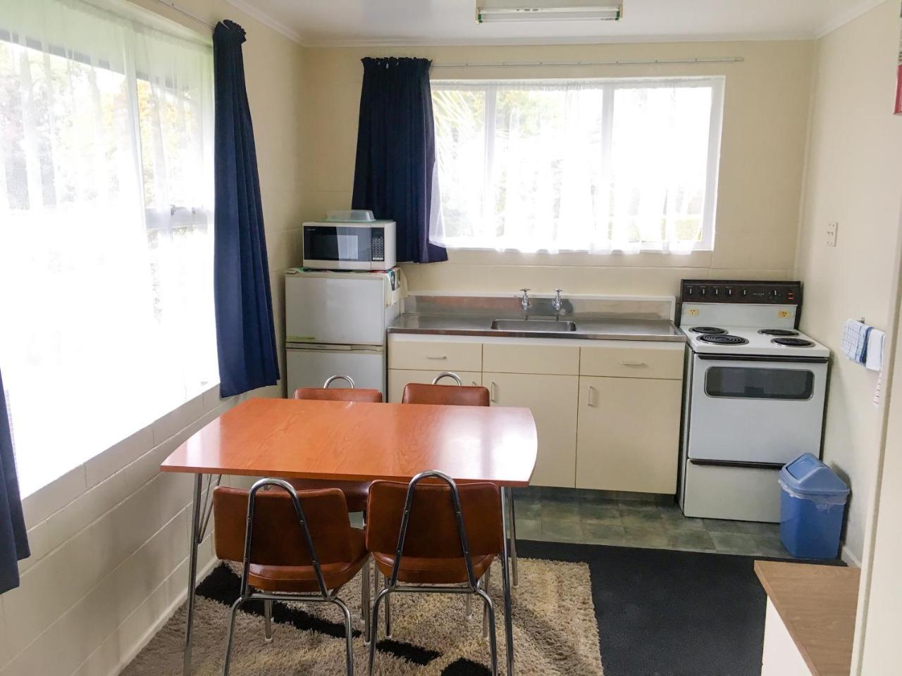 Alma Motel Oamaru Buitenkant foto