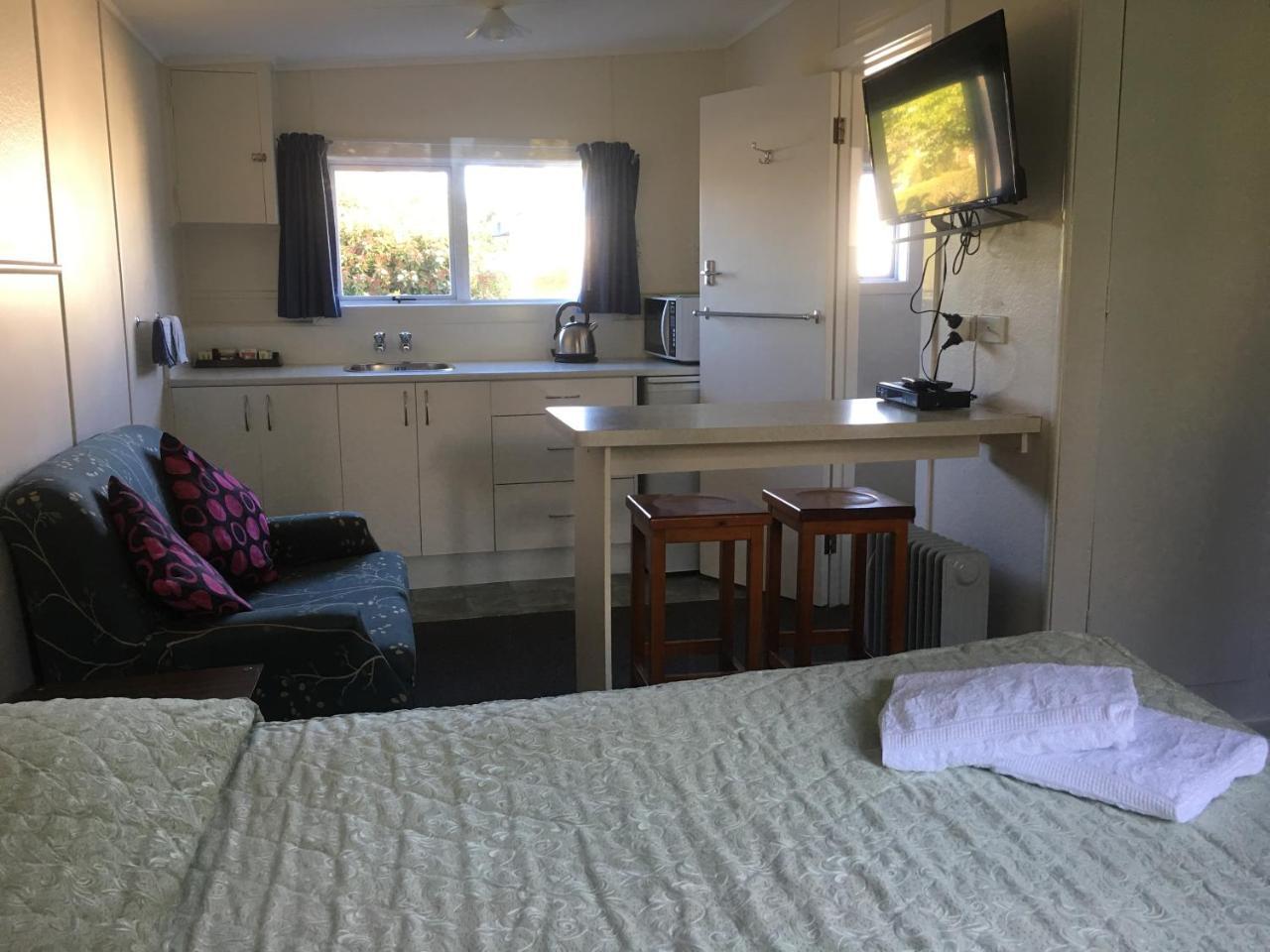 Alma Motel Oamaru Buitenkant foto