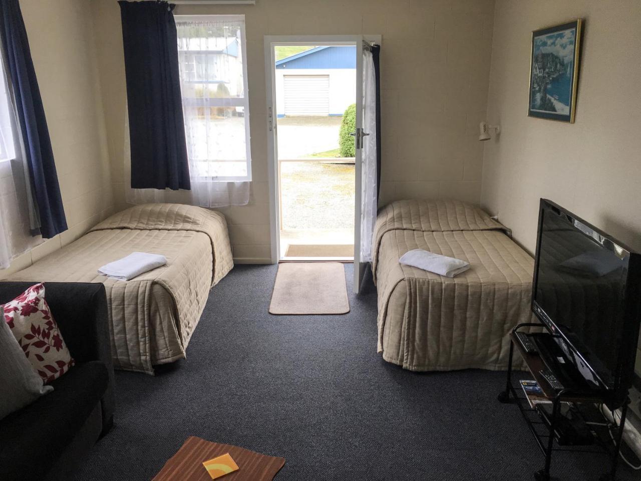 Alma Motel Oamaru Buitenkant foto